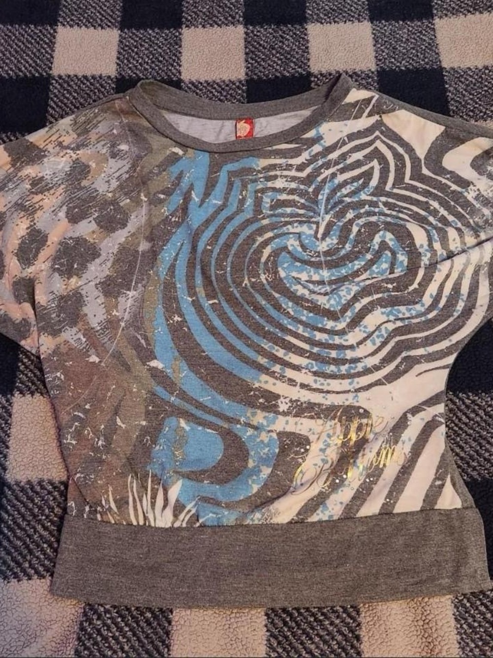 Y2k mcbling style apple bottoms top